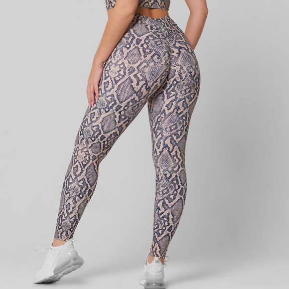 Licifit leggings and bra set LIKE NEW - Picture 1 of 9